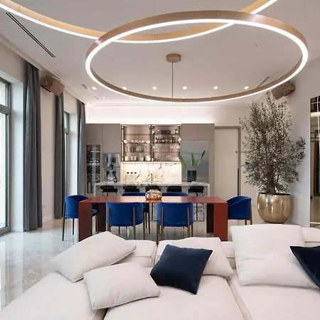 Апартаменты Luxury Penthouse In Downtown