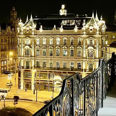 Апартаменты Luxury Penthouse In Downtown