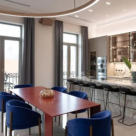 Luxury Penthouse In Downtown アパート