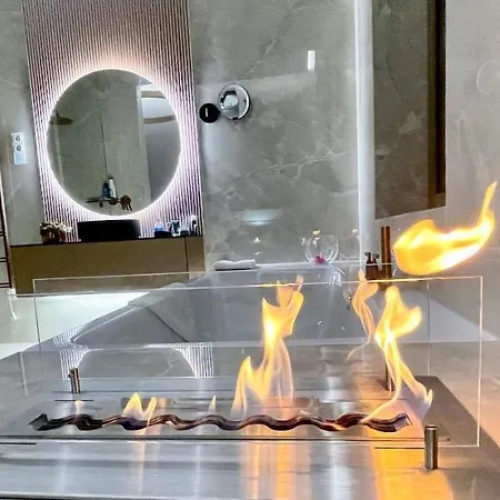 Luxury Penthouse In Downtown アパート