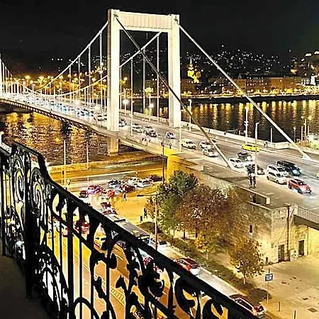 Luxury Penthouse In Downtown 公寓 *