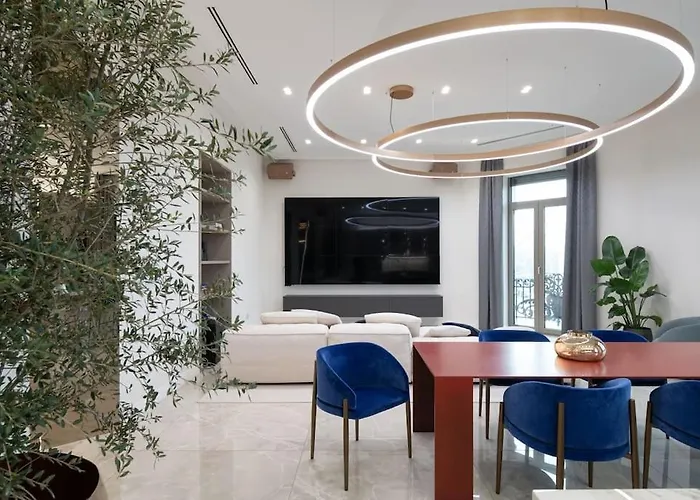 Luxury Penthouse In Downtown