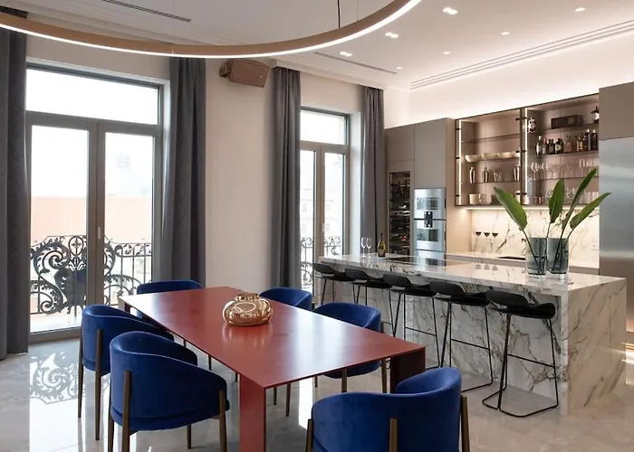 Luxury Penthouse In Downtown Апартаменты