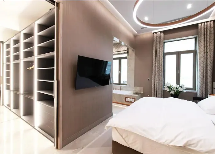 Luxury Penthouse In Downtown *